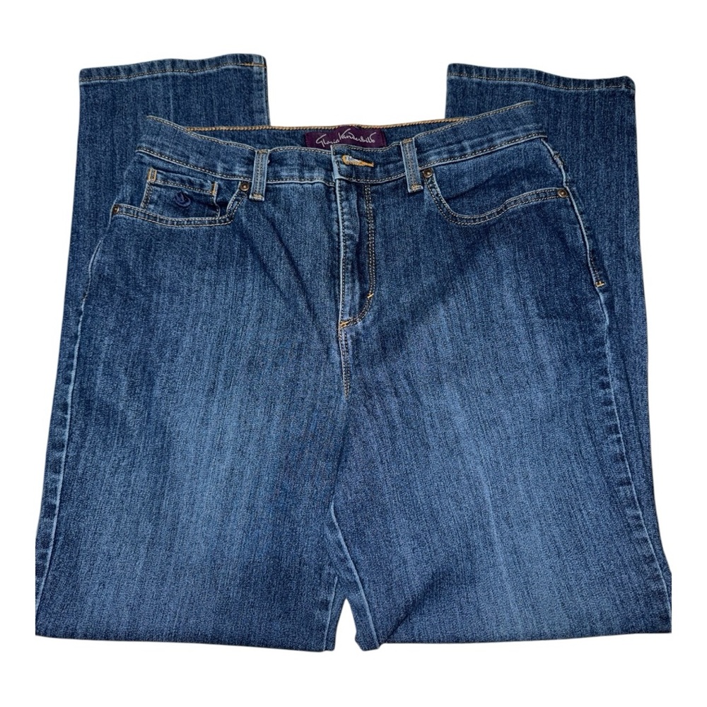 Women’s Gloria Vanderbilt “Amanda” Short Jeans - 10 - Picture 4 of 11